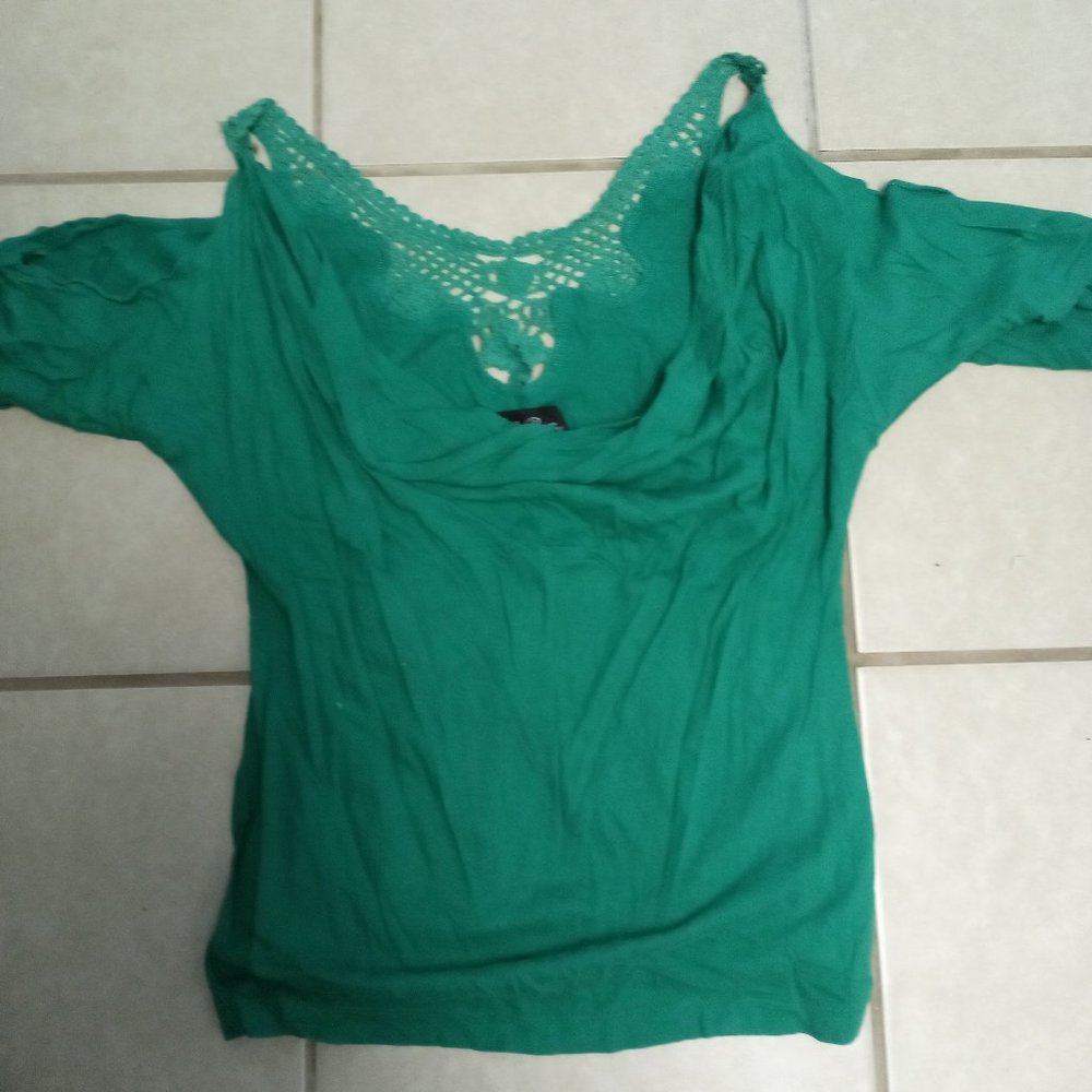 Off the shoulder Cute Shirt